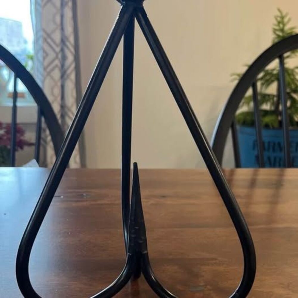 Candle holder Handmade wrought iron. Unique: heart shaped tripod Valentines
